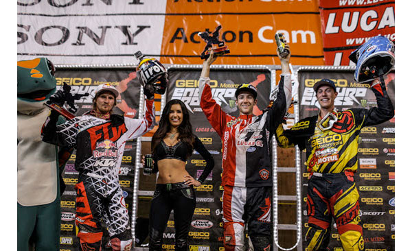 podium-moto-p